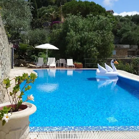 Sarita In Villa